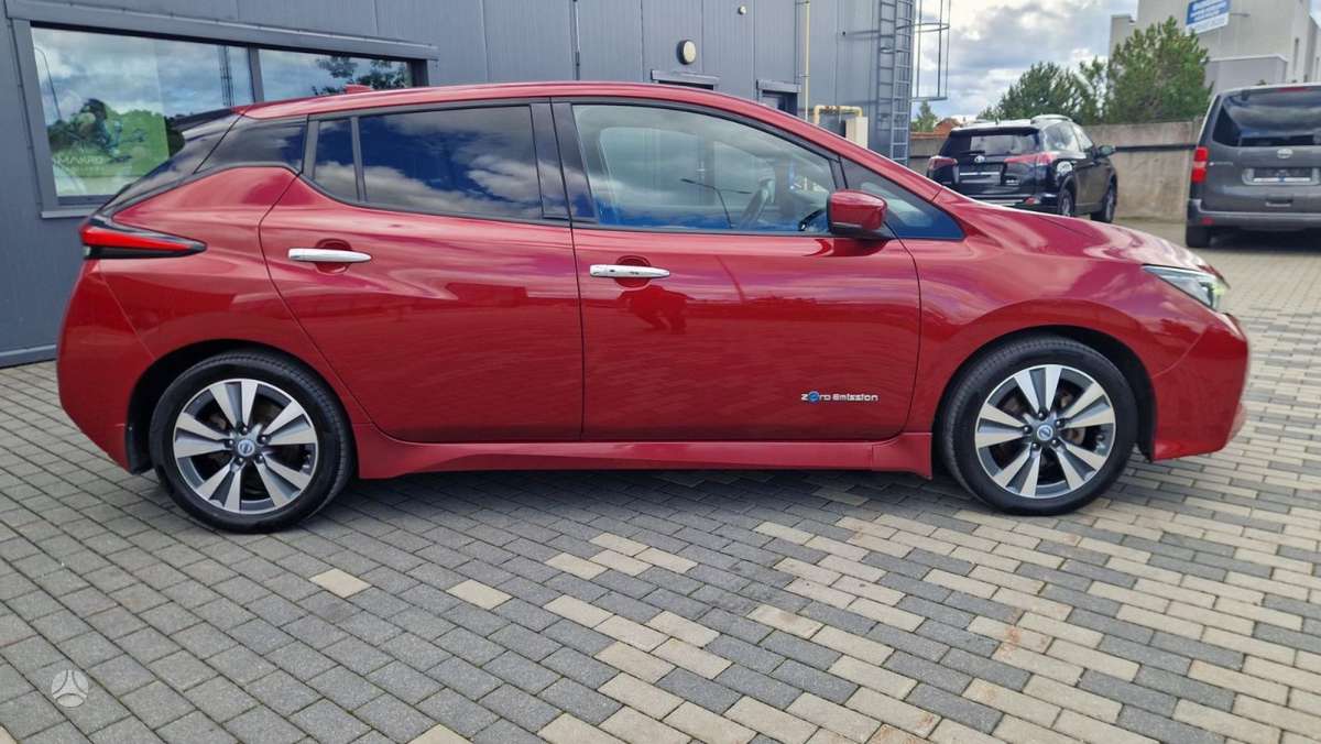 Nissan Leaf, Хэтчбек