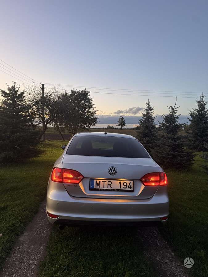 Volkswagen Jetta - 6
