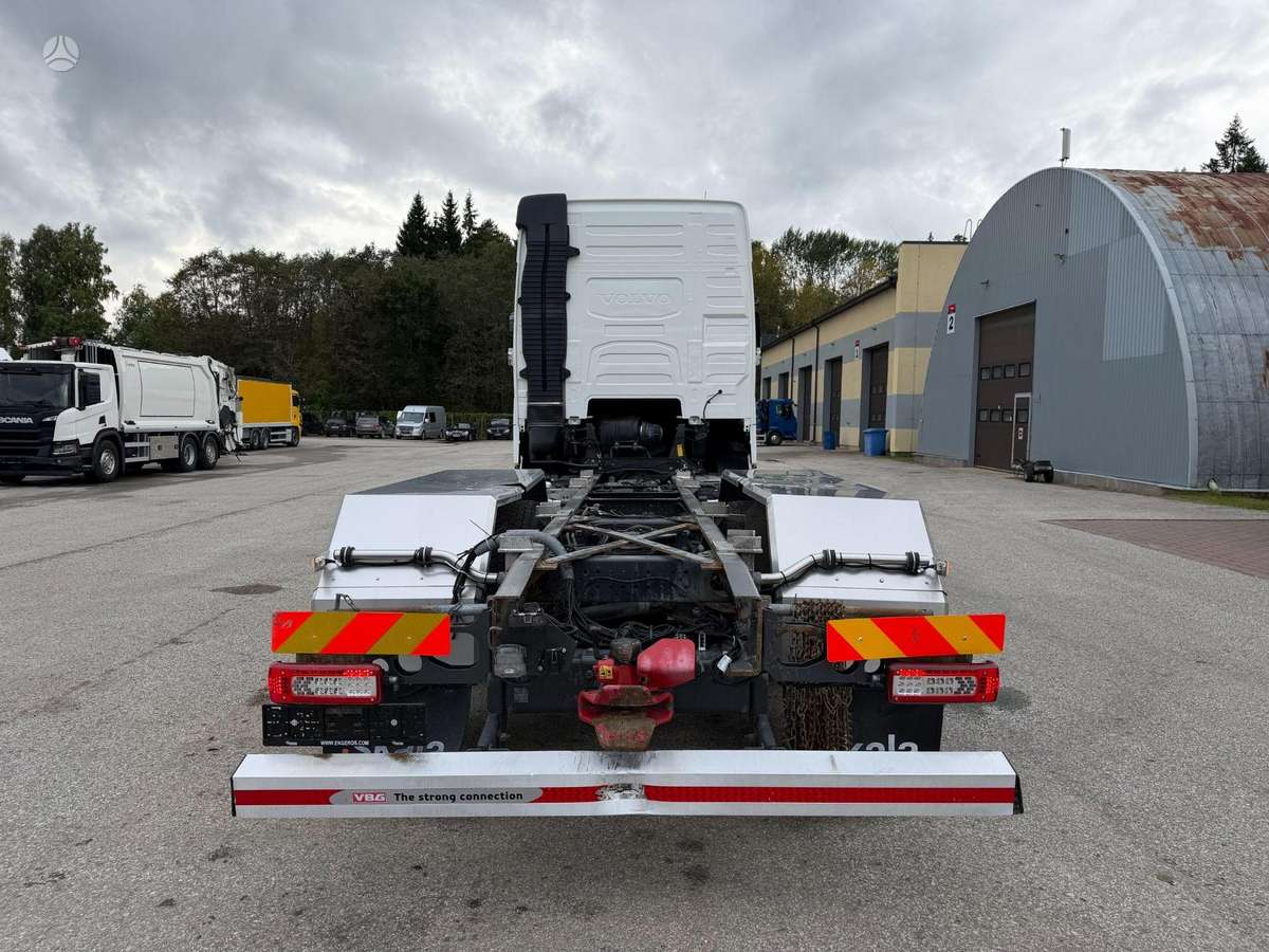 Volvo FH540, шасси