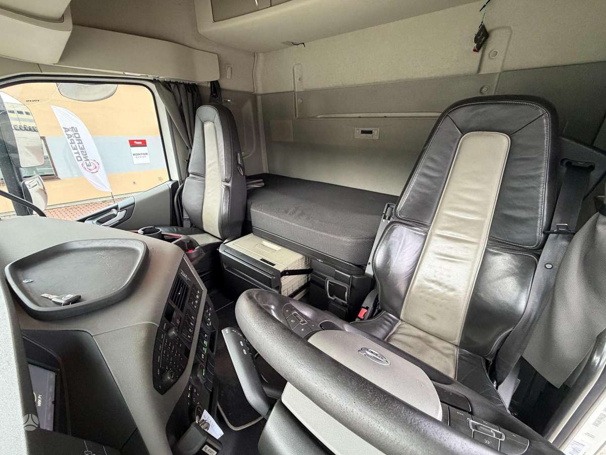 Volvo FH540, шасси