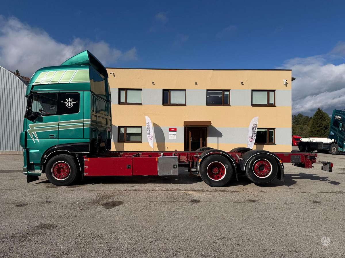 DAF XF530, cab-chassis trucks