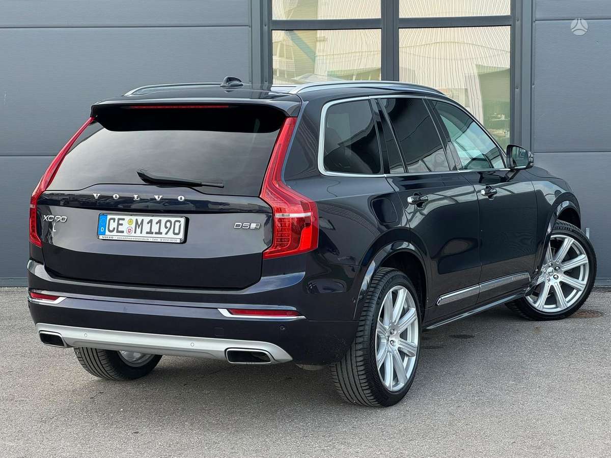 Volvo XC90 - 11