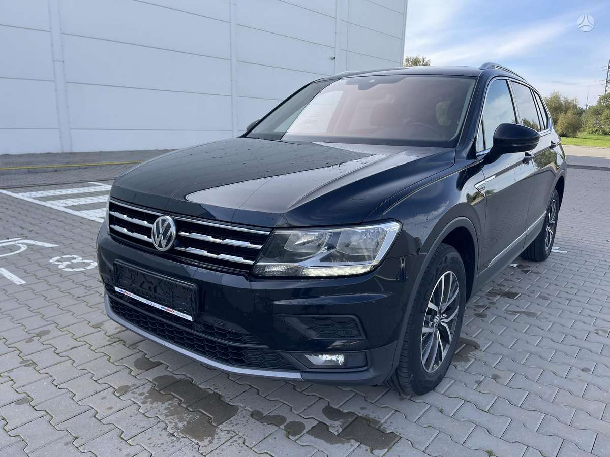 Volkswagen Tiguan - 1