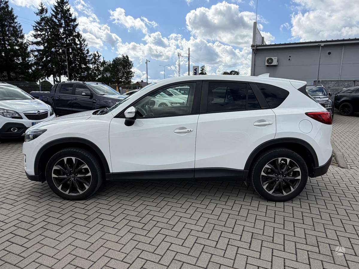 Mazda CX-5, 2.2 l., off-road / crossover