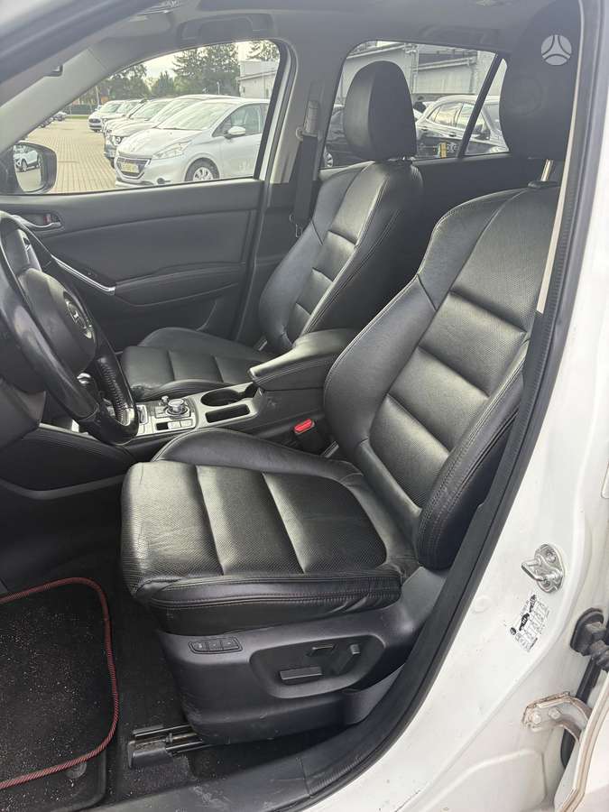 Mazda CX-5, 2.2 l., off-road / crossover