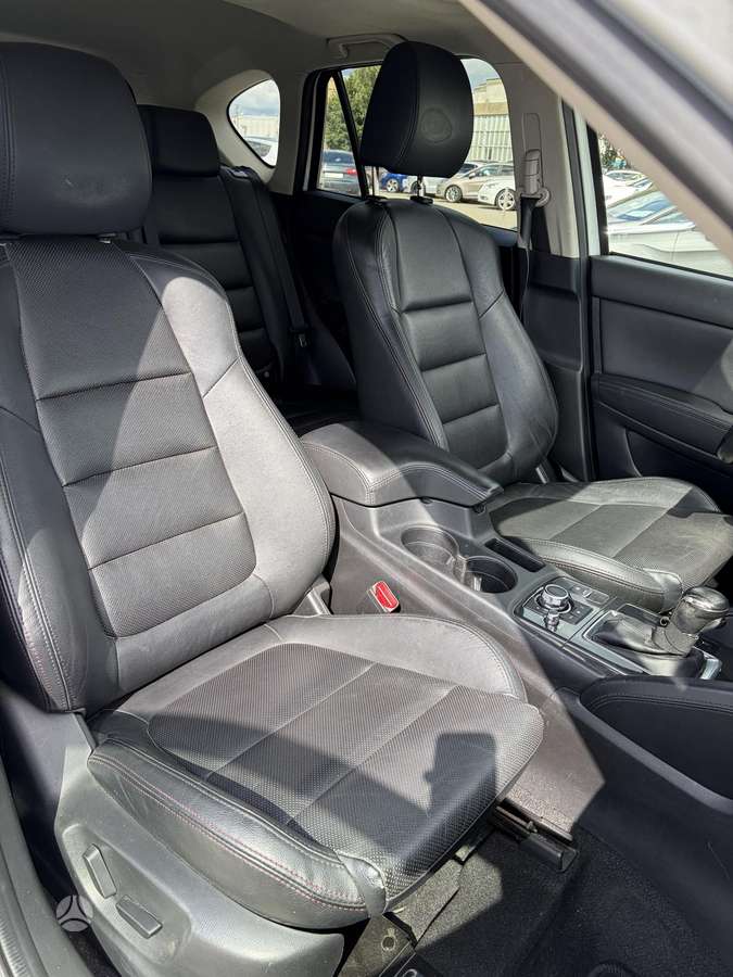Mazda CX-5, 2.2 l., off-road / crossover