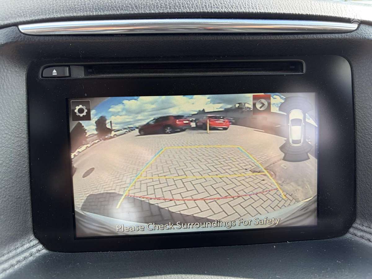 Mazda CX-5, 2.2 l., off-road / crossover