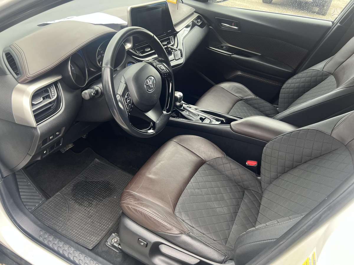 Toyota C-HR - 9