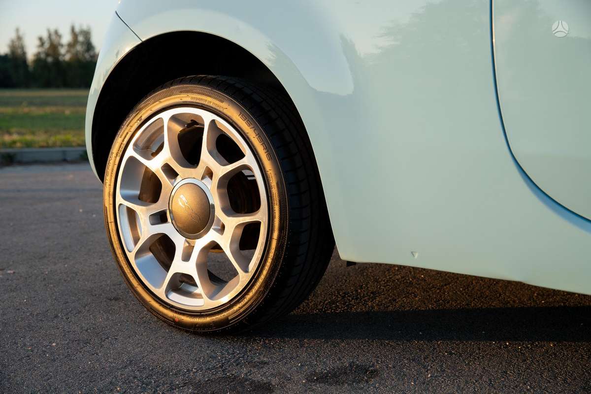 Fiat 500, 0.9 l., hatchback
