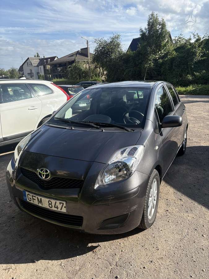 Toyota Yaris - 1
