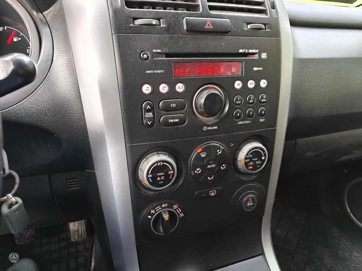 Suzuki Grand Vitara - 12