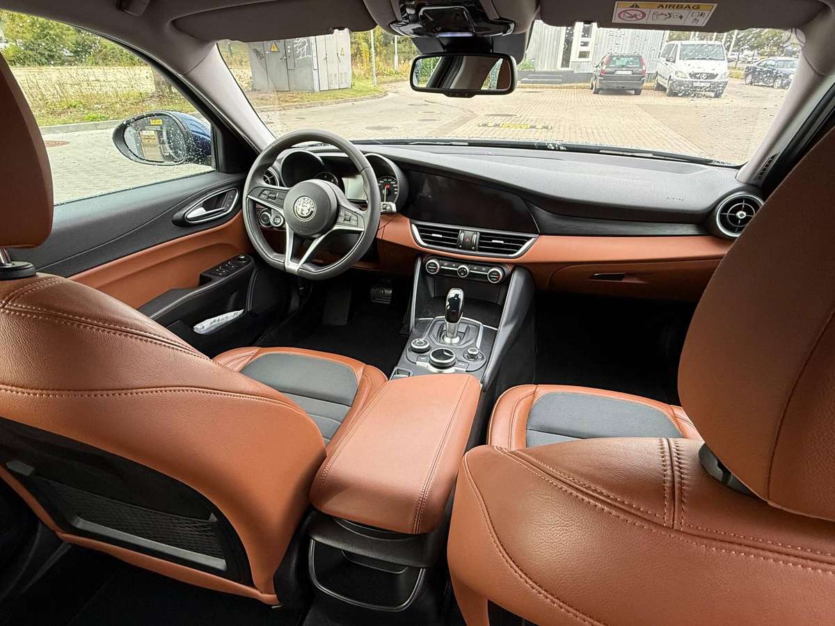 Alfa Romeo Giulia, 2.1 l., Седан
