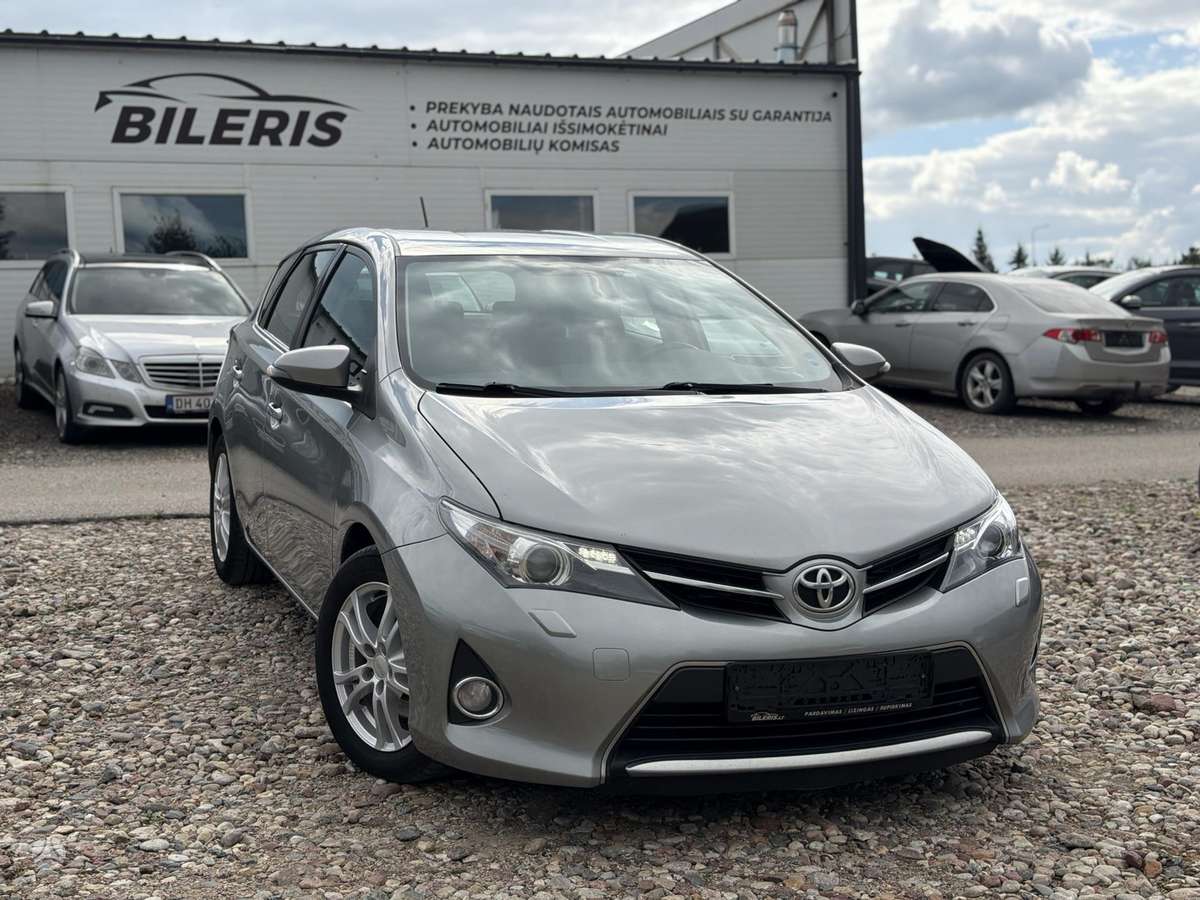 Toyota Auris - 1