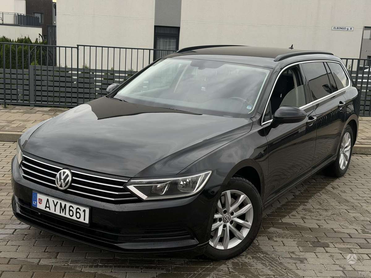 Volkswagen Passat - 1