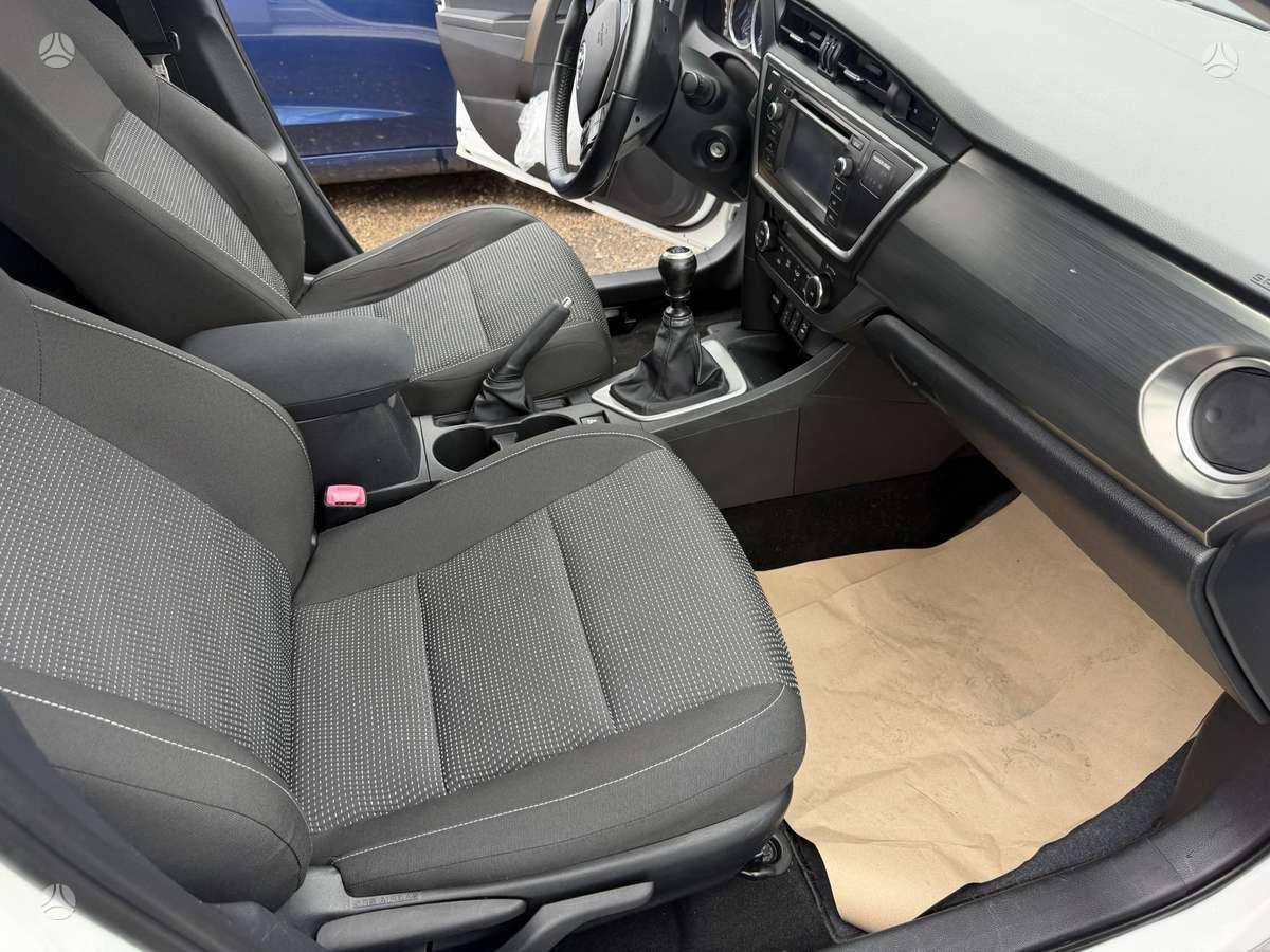 Toyota Auris - 8