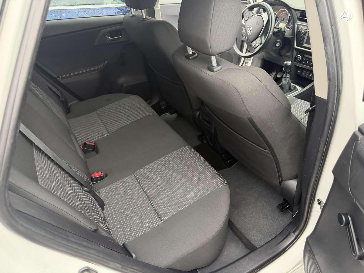 Toyota Auris - 10