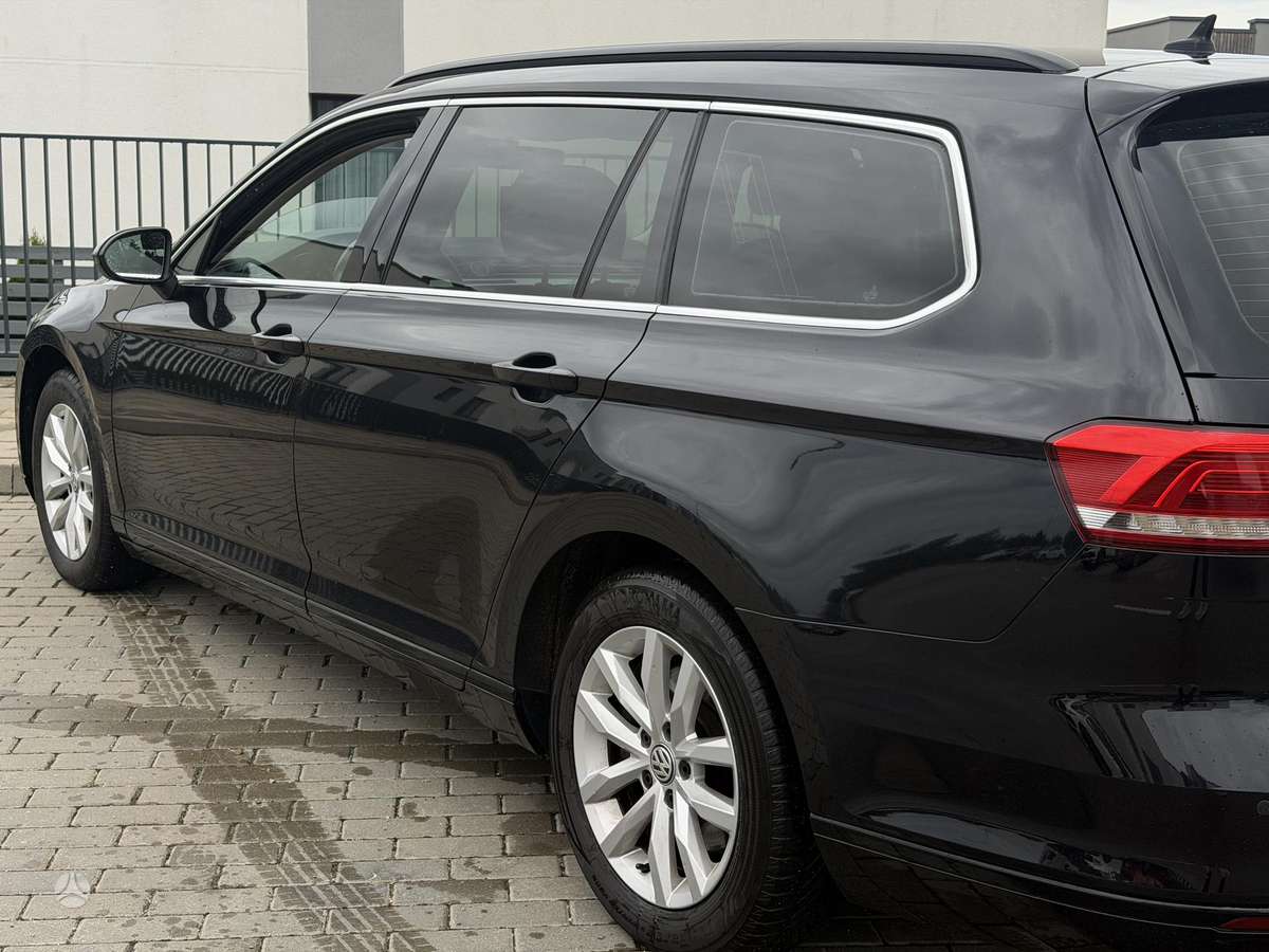 Volkswagen Passat - 11