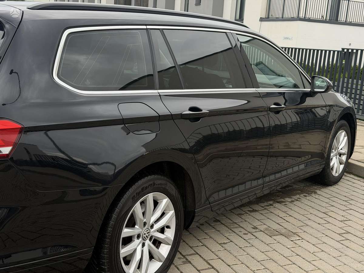 Volkswagen Passat - 12