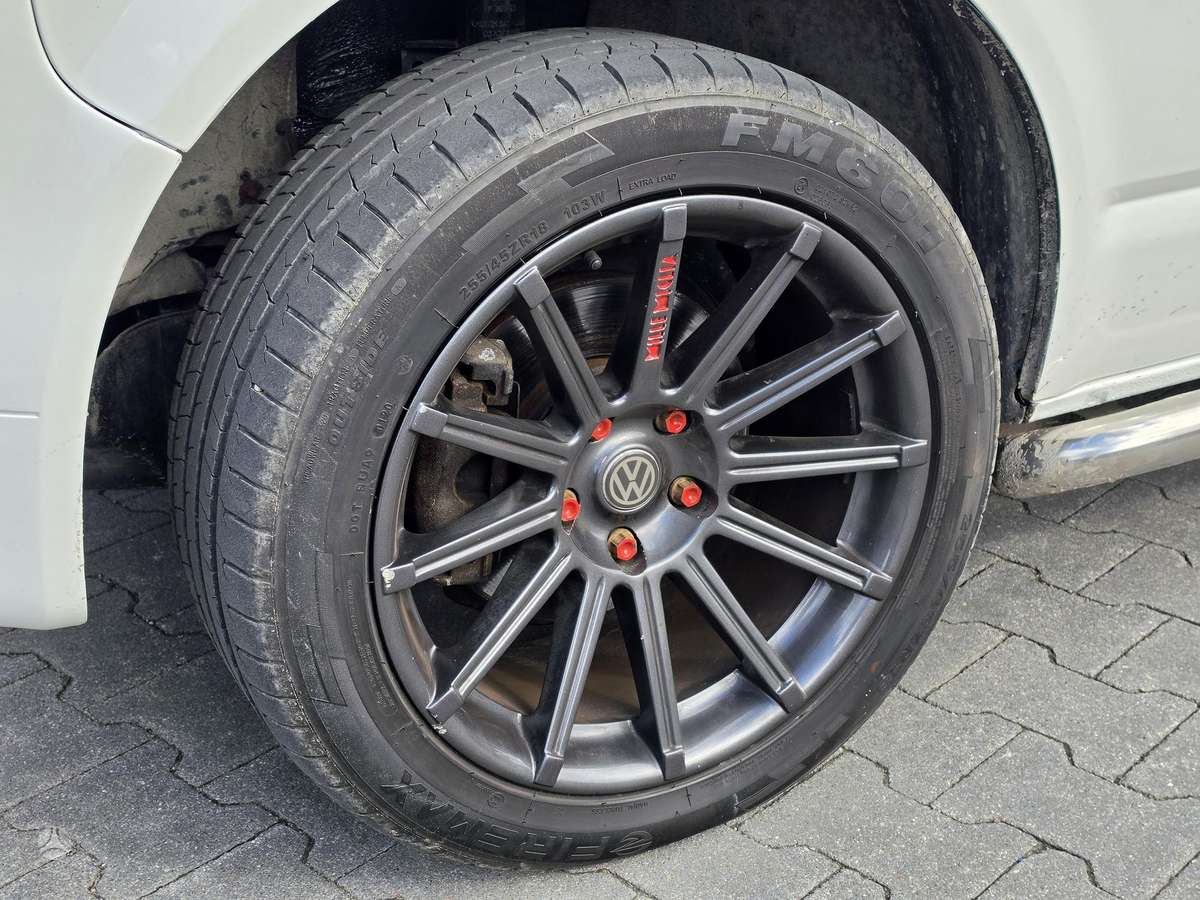 Volkswagen Transporter - 11
