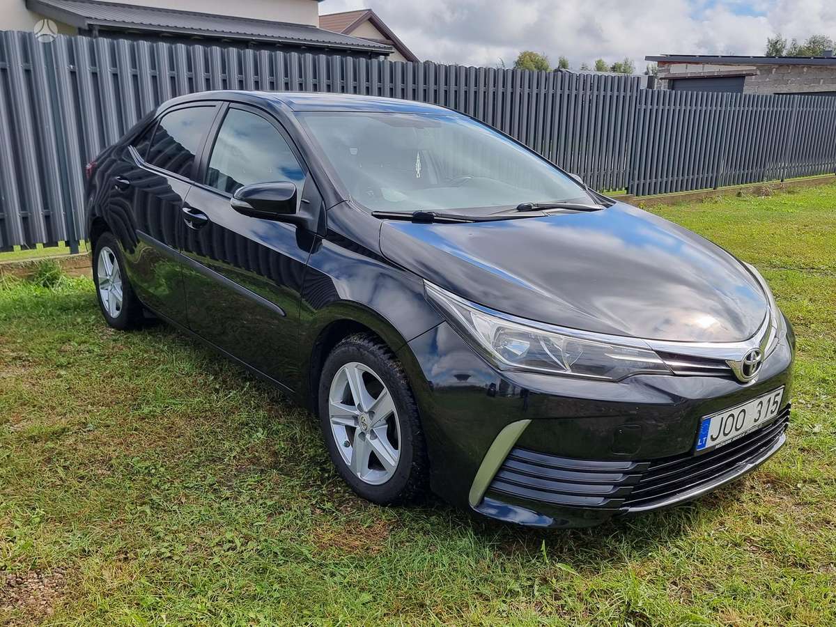 Toyota Corolla - 1