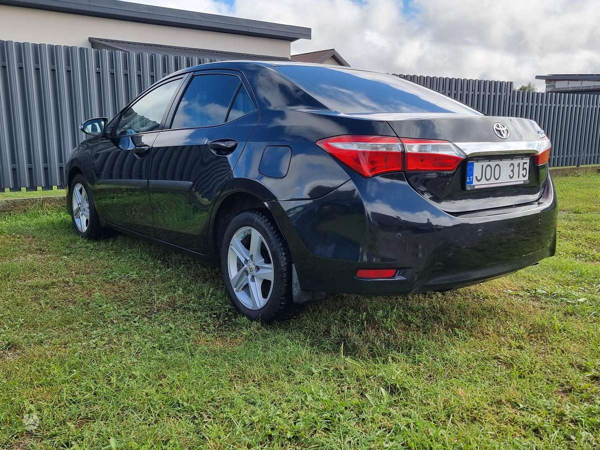 Toyota Corolla - 2