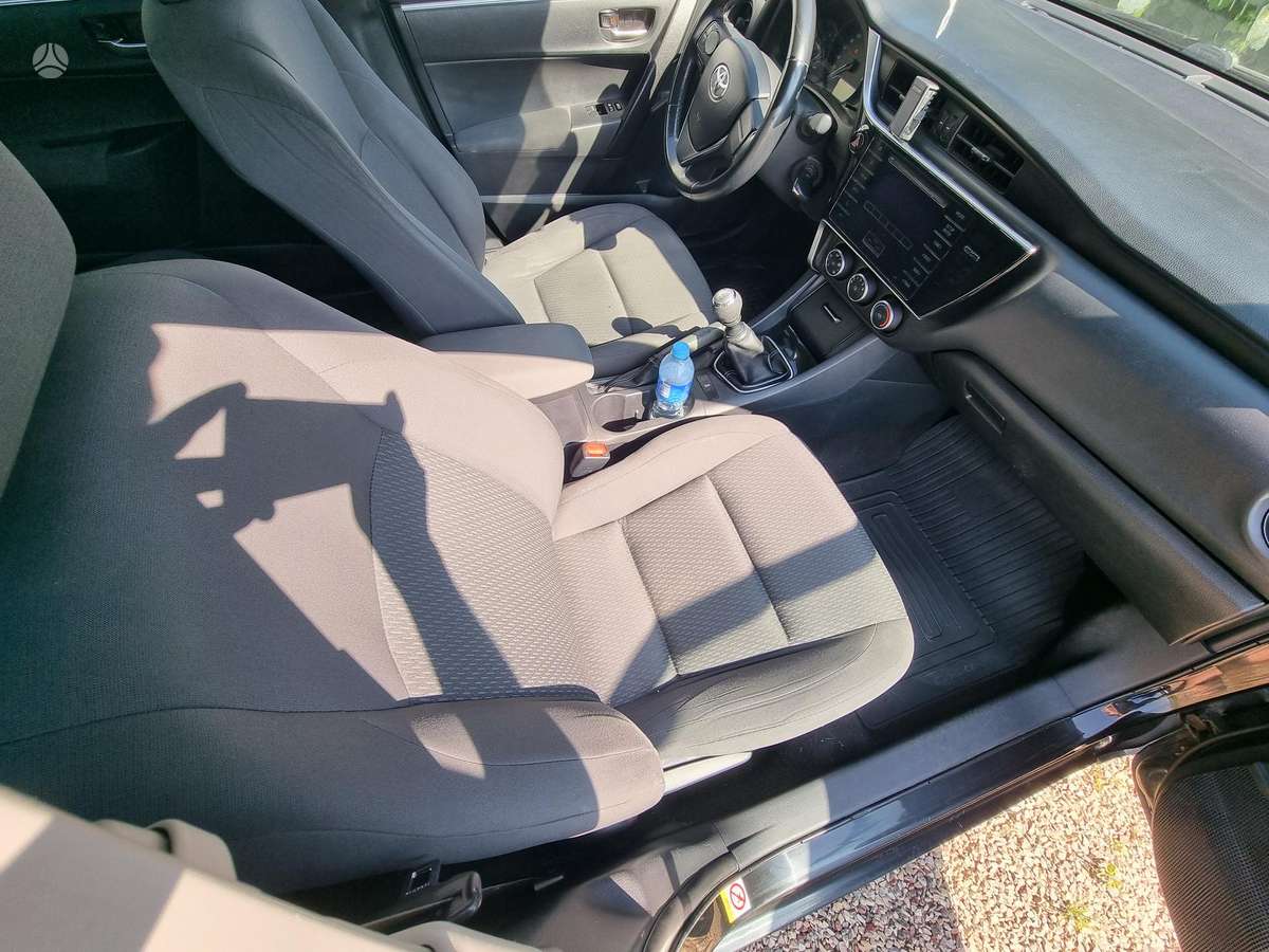 Toyota Corolla - 5