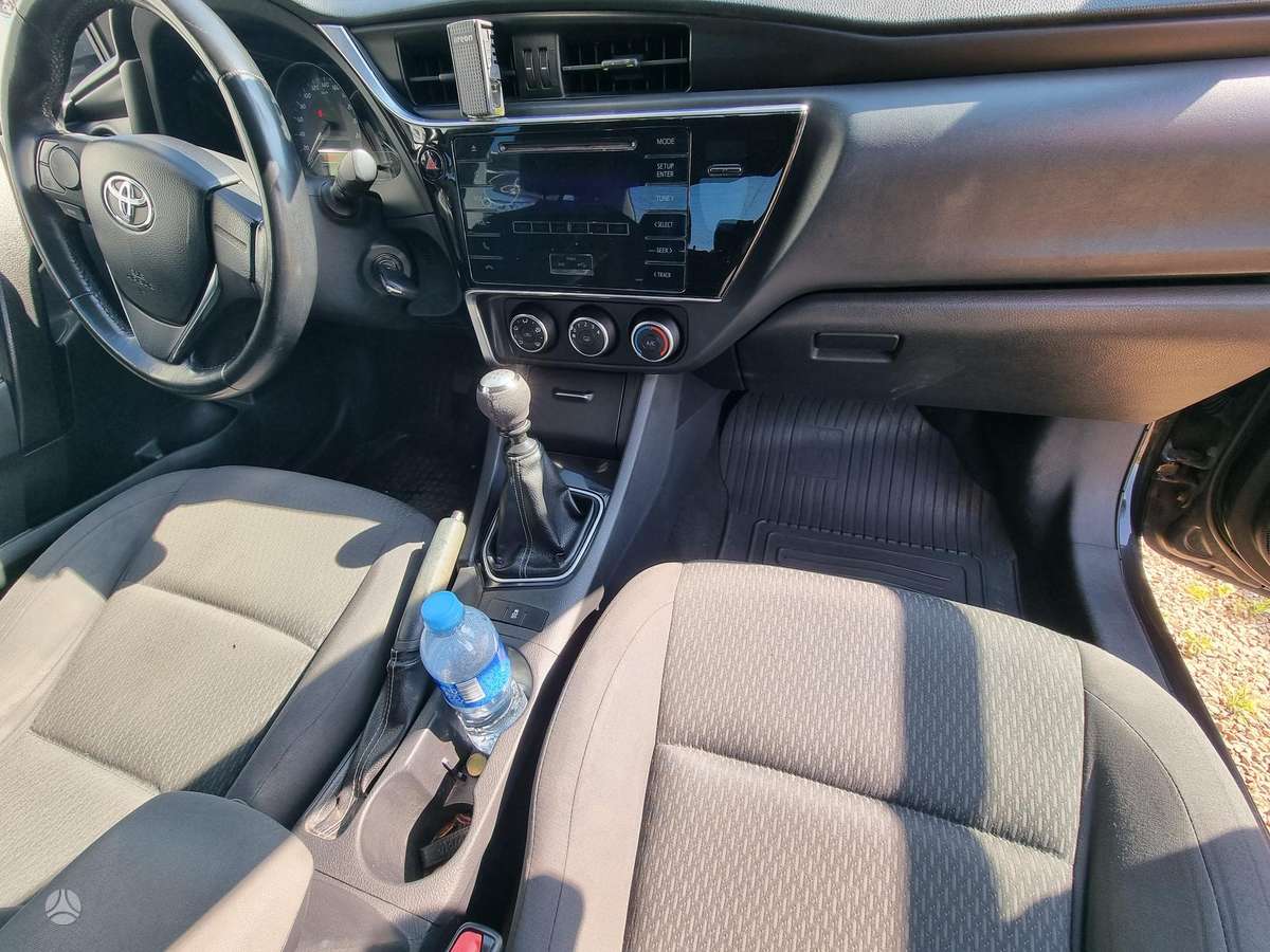 Toyota Corolla - 6