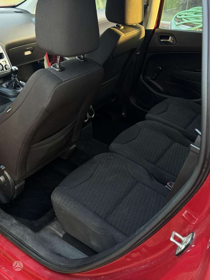 Peugeot 308 - 8