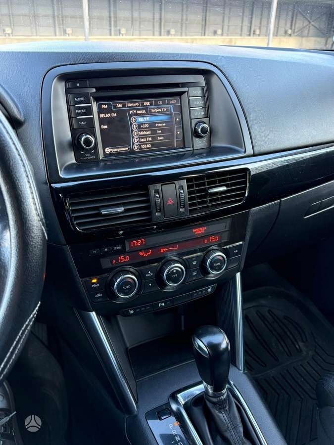Mazda CX-5, 2.2 l., off-road / crossover