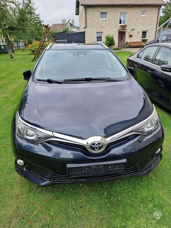 Toyota Auris - 1