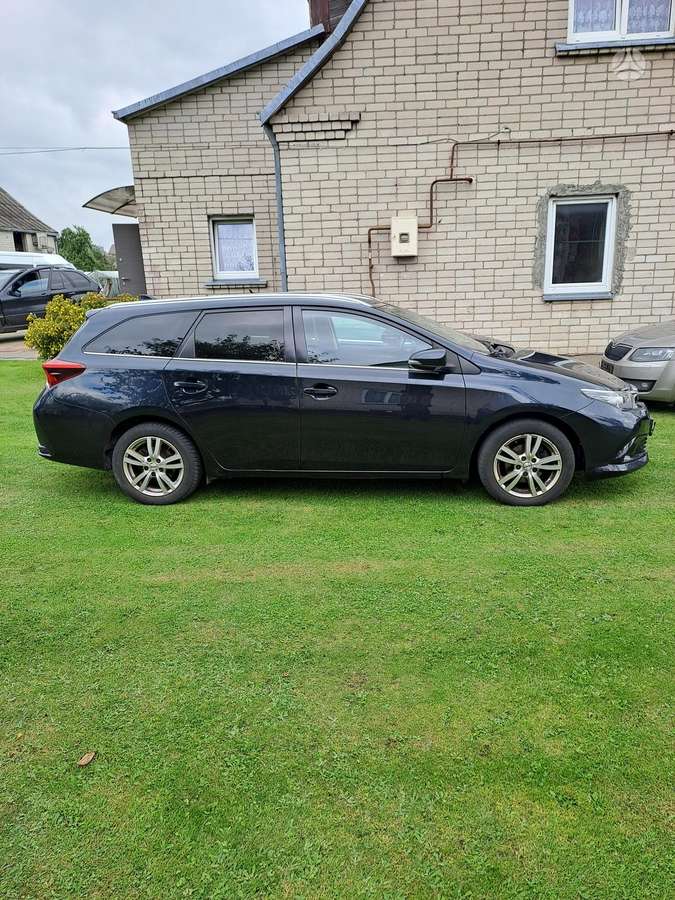 Toyota Auris - 2