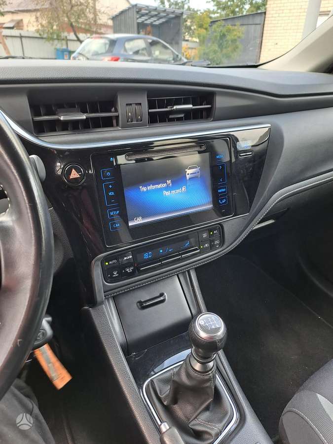 Toyota Auris - 5
