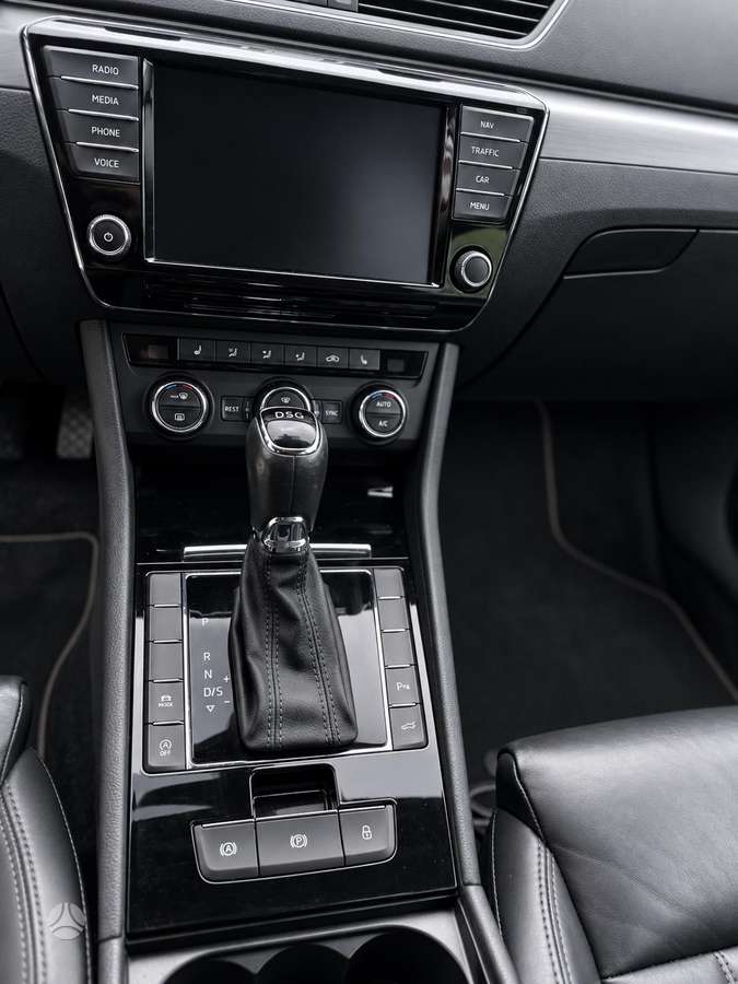 Škoda Superb - 12