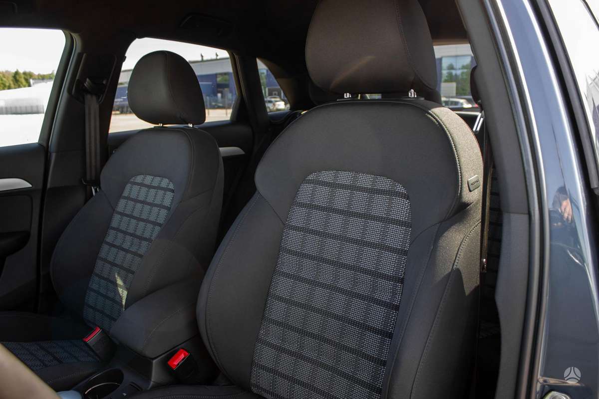 Audi Q3, 1.4 l., off-road / crossover