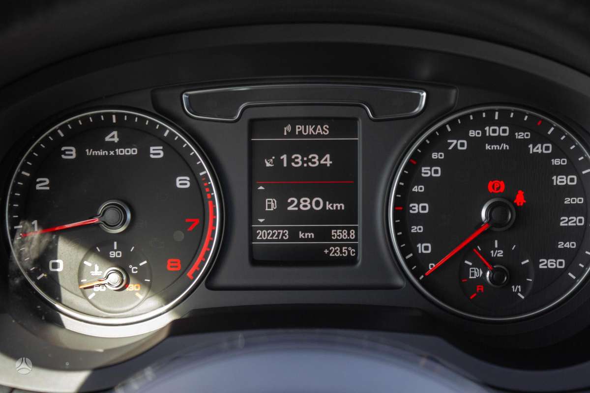 Audi Q3, 1.4 l., off-road / crossover