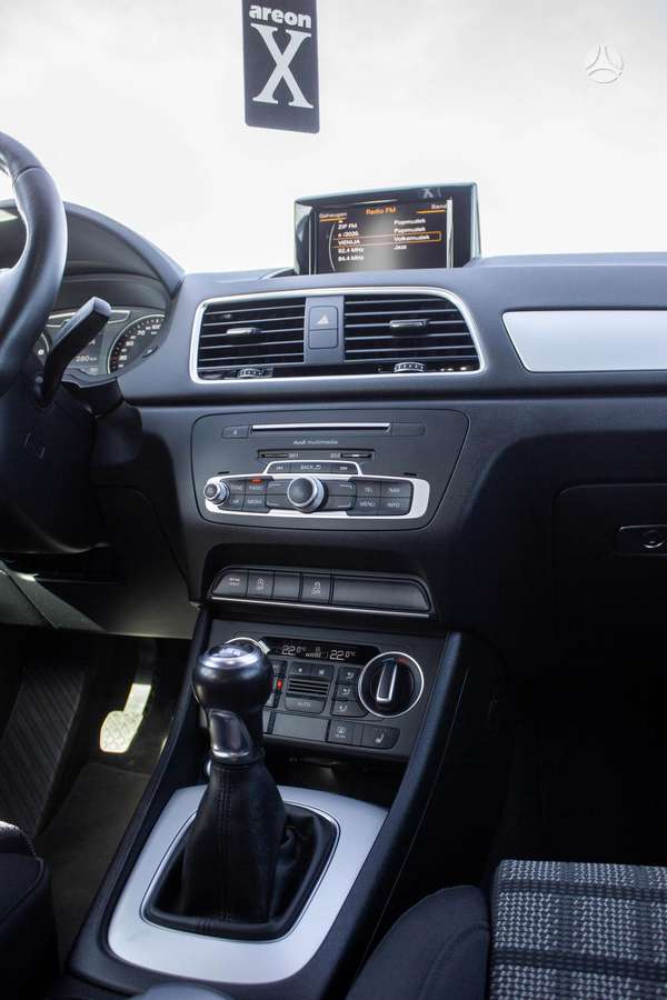 Audi Q3, 1.4 l., off-road / crossover