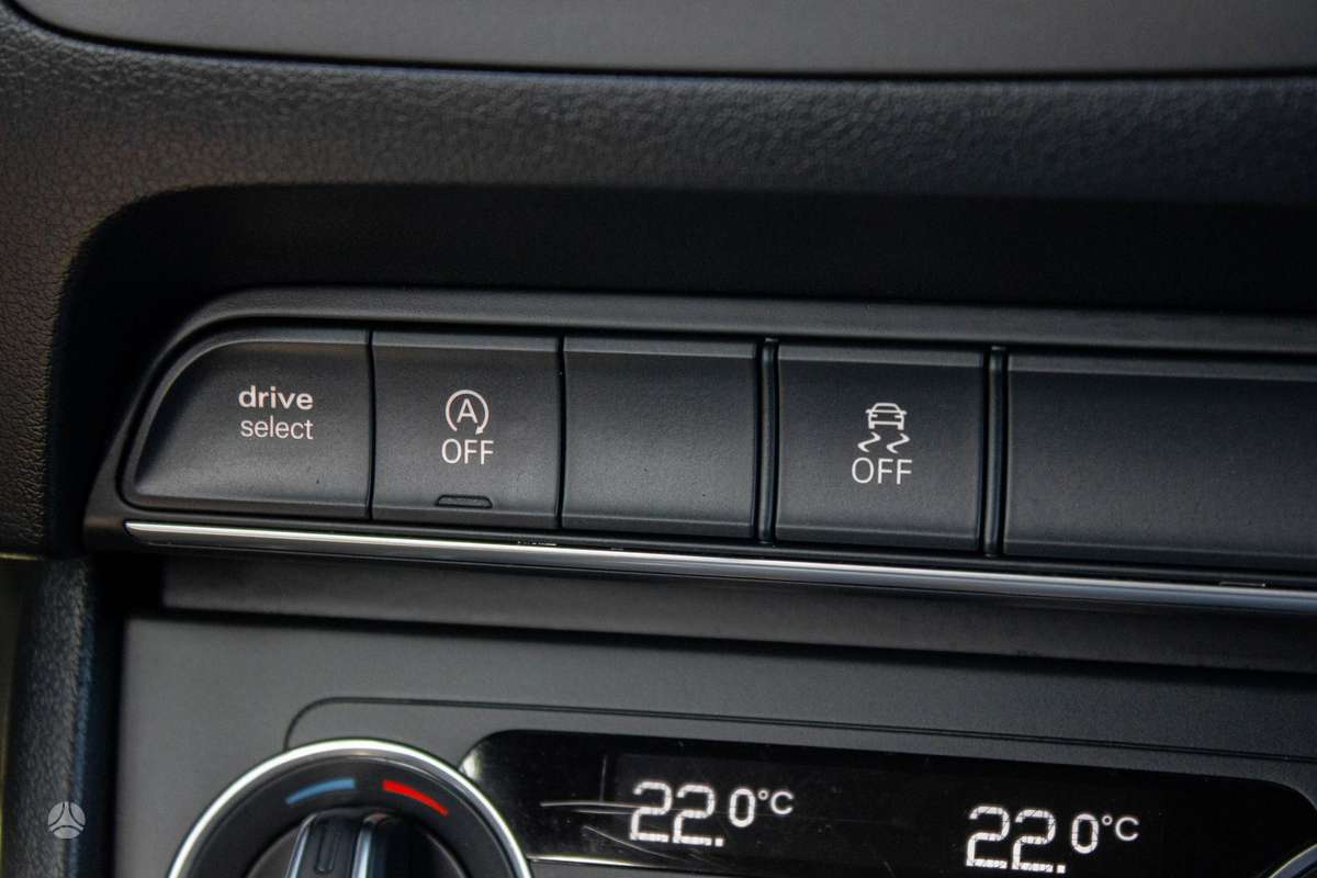 Audi Q3, 1.4 l., off-road / crossover