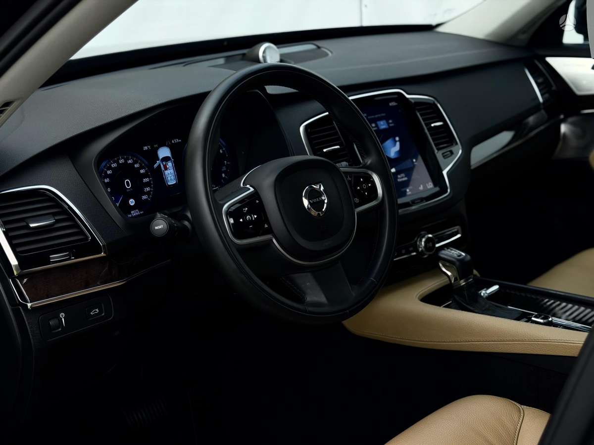 Volvo XC90 - 9