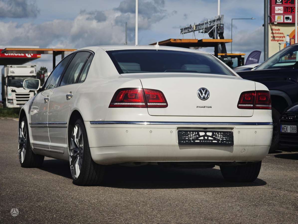 Volkswagen Phaeton - 3