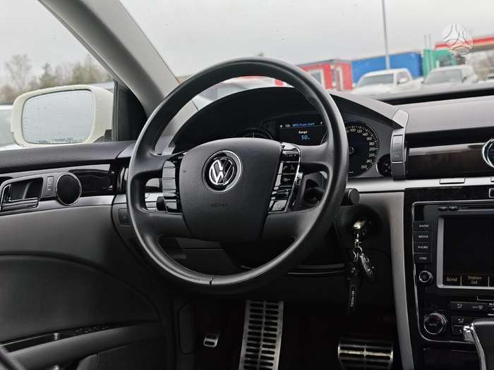 Volkswagen Phaeton - 9