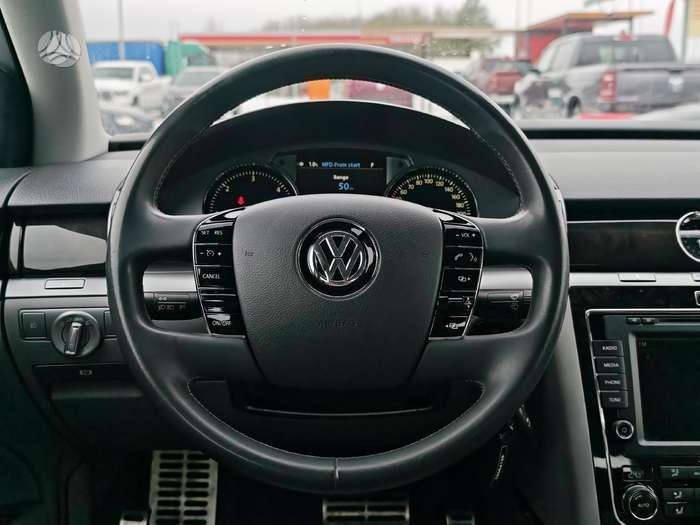 Volkswagen Phaeton - 10