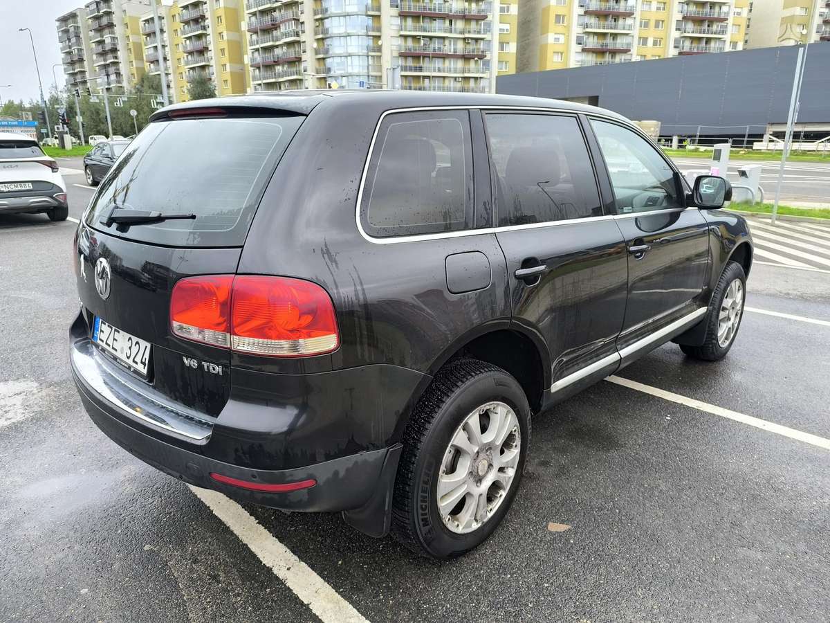 Volkswagen Touareg - 4