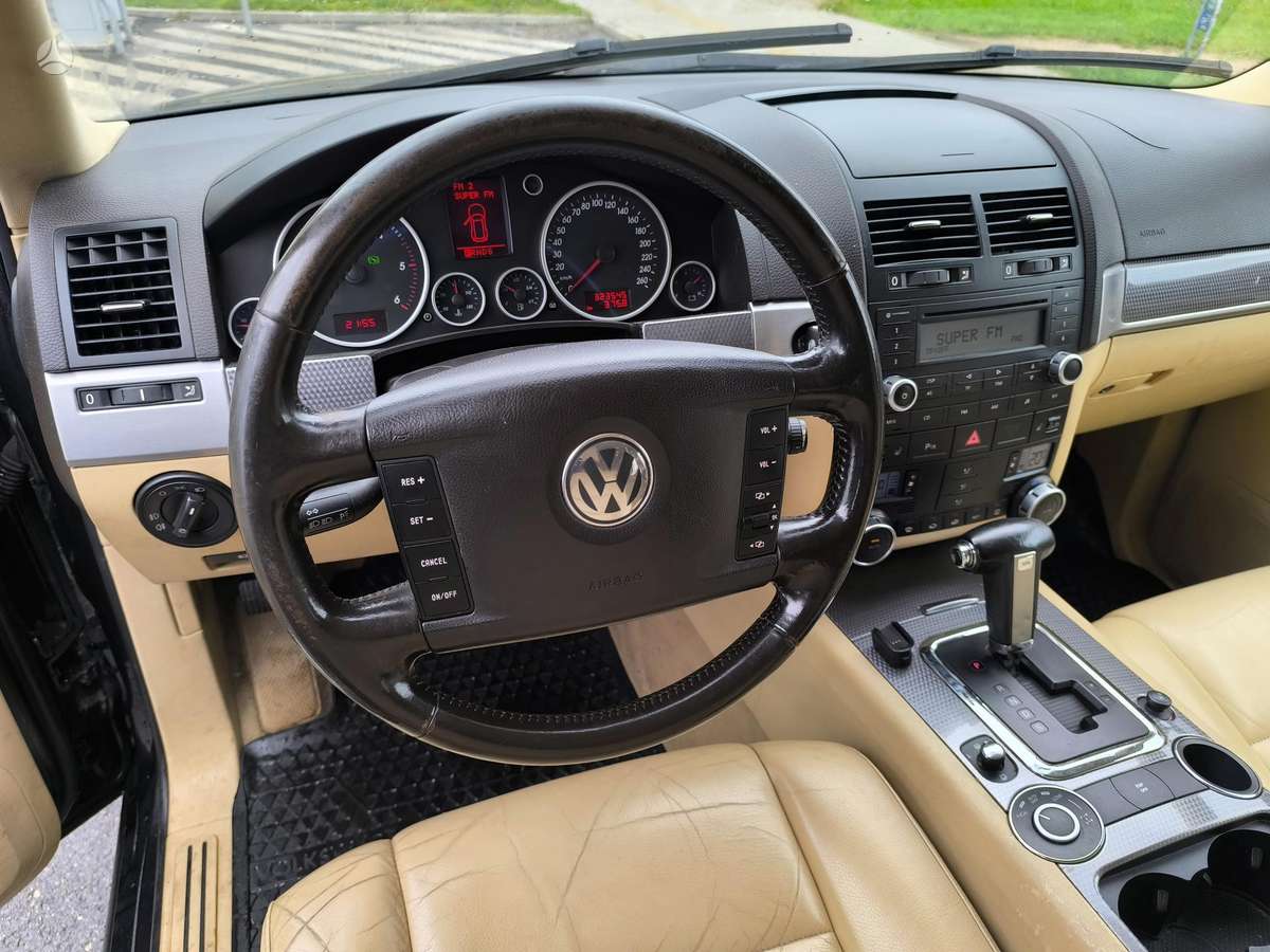 Volkswagen Touareg - 12