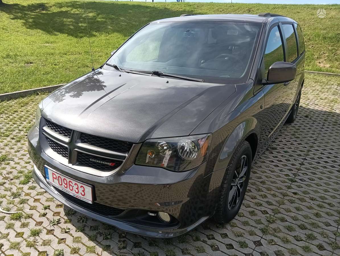 Dodge Grand Caravan - 2