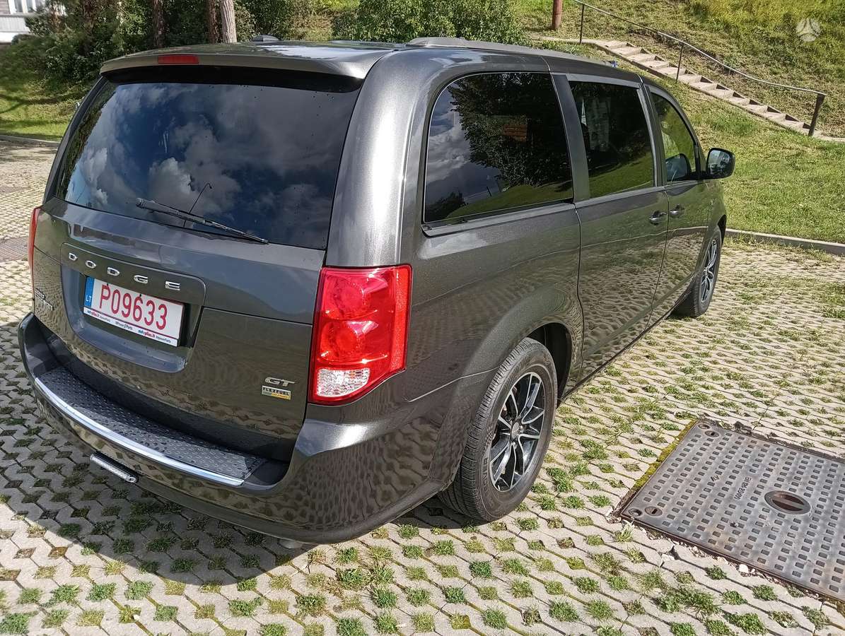 Dodge Grand Caravan - 7