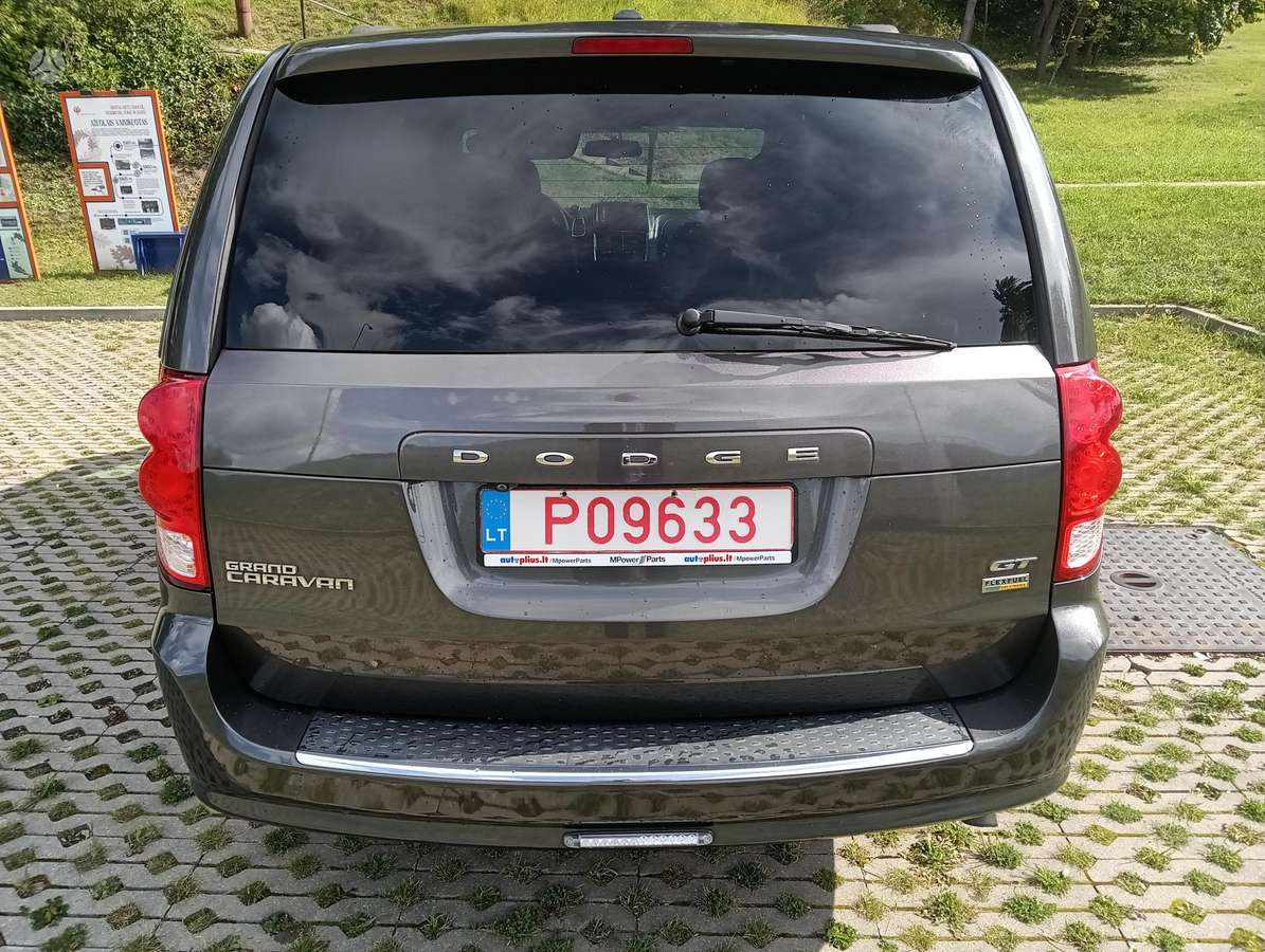 Dodge Grand Caravan - 5