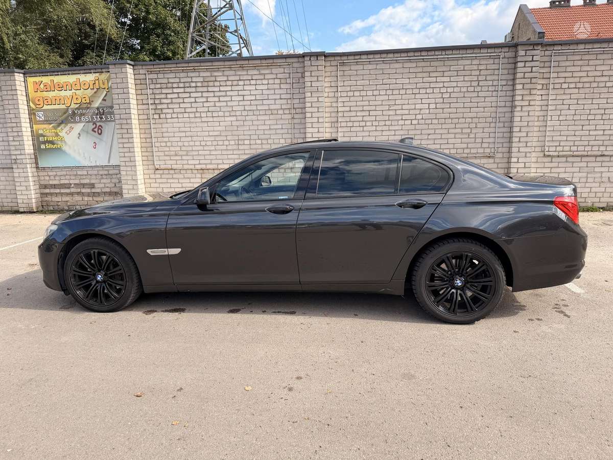 BMW 730, 3.0 l., Седан