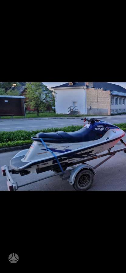 Yamaha Waverunner, jet skis