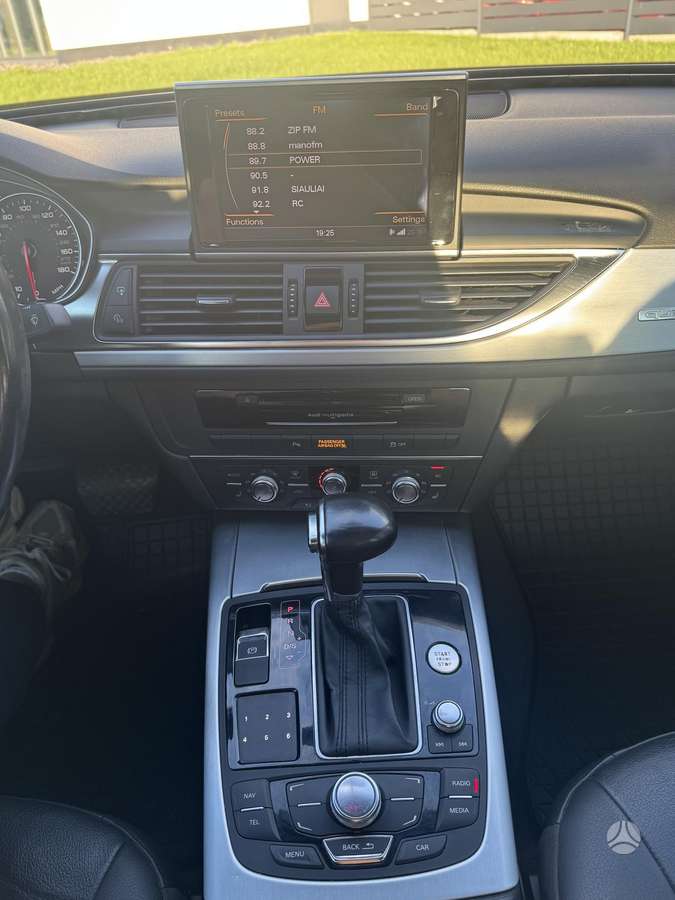 Audi A6, 3.0 l., Седан