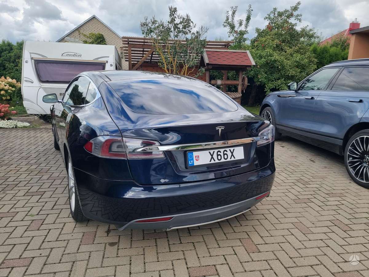 Tesla Model S, 85 kWh, hečbekas